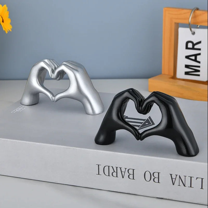 Heart Hand Figuring Decoration Love